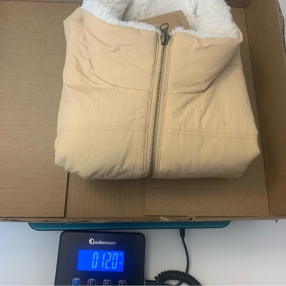 Thread +Supply Woman Lg Tan/Cream Puffer Cabincore Neutral Sherpa-Lined Vest - Picture 9 of 9